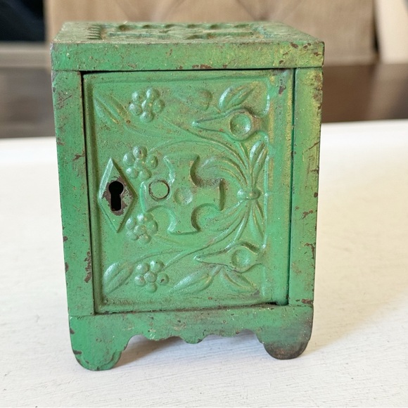 J & E Stevens Co. Cromwell Conn. Patd. 1897 Coin Bank Cast Iron Antique NO Key - Picture 2 of 10